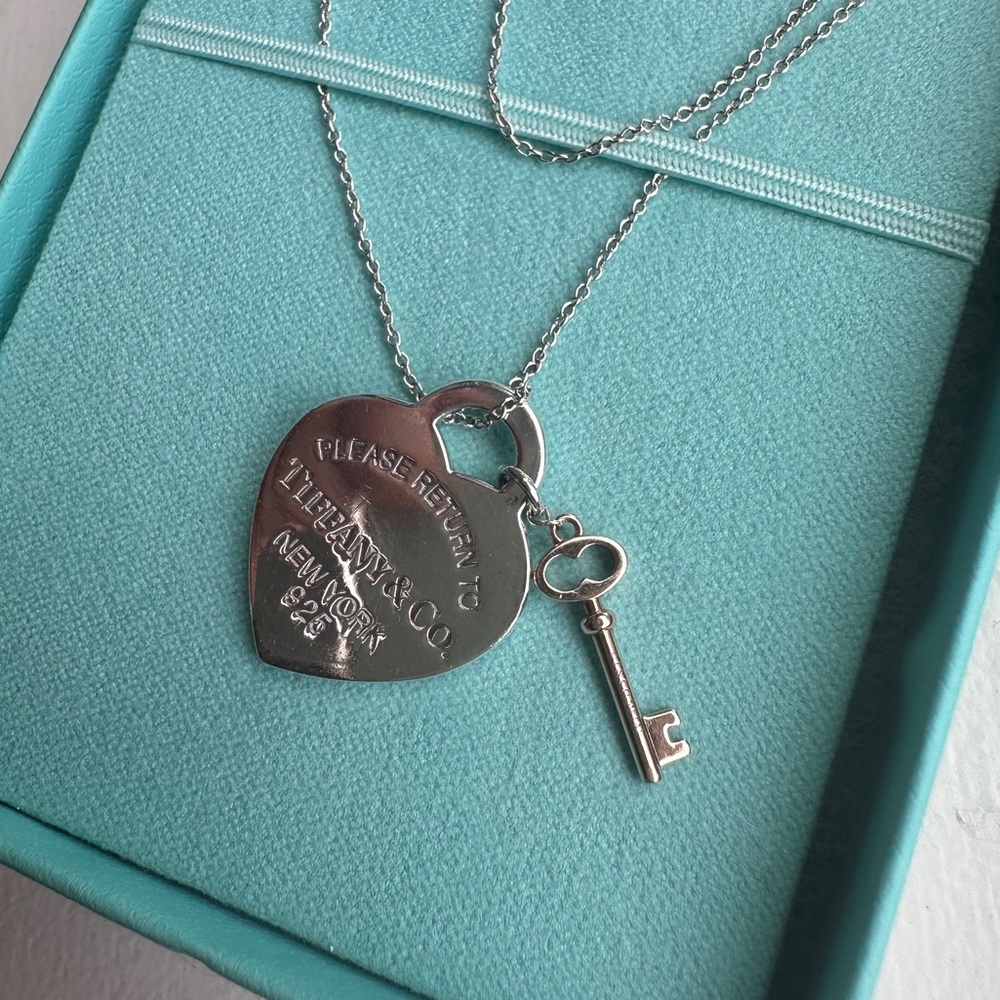 Tiffany & Co. Silver Heart and Rose Color Key Pendant - Picture 12 of 12